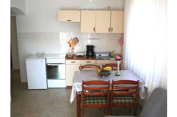 Horvātija Privát Jelsa, Eksterjers